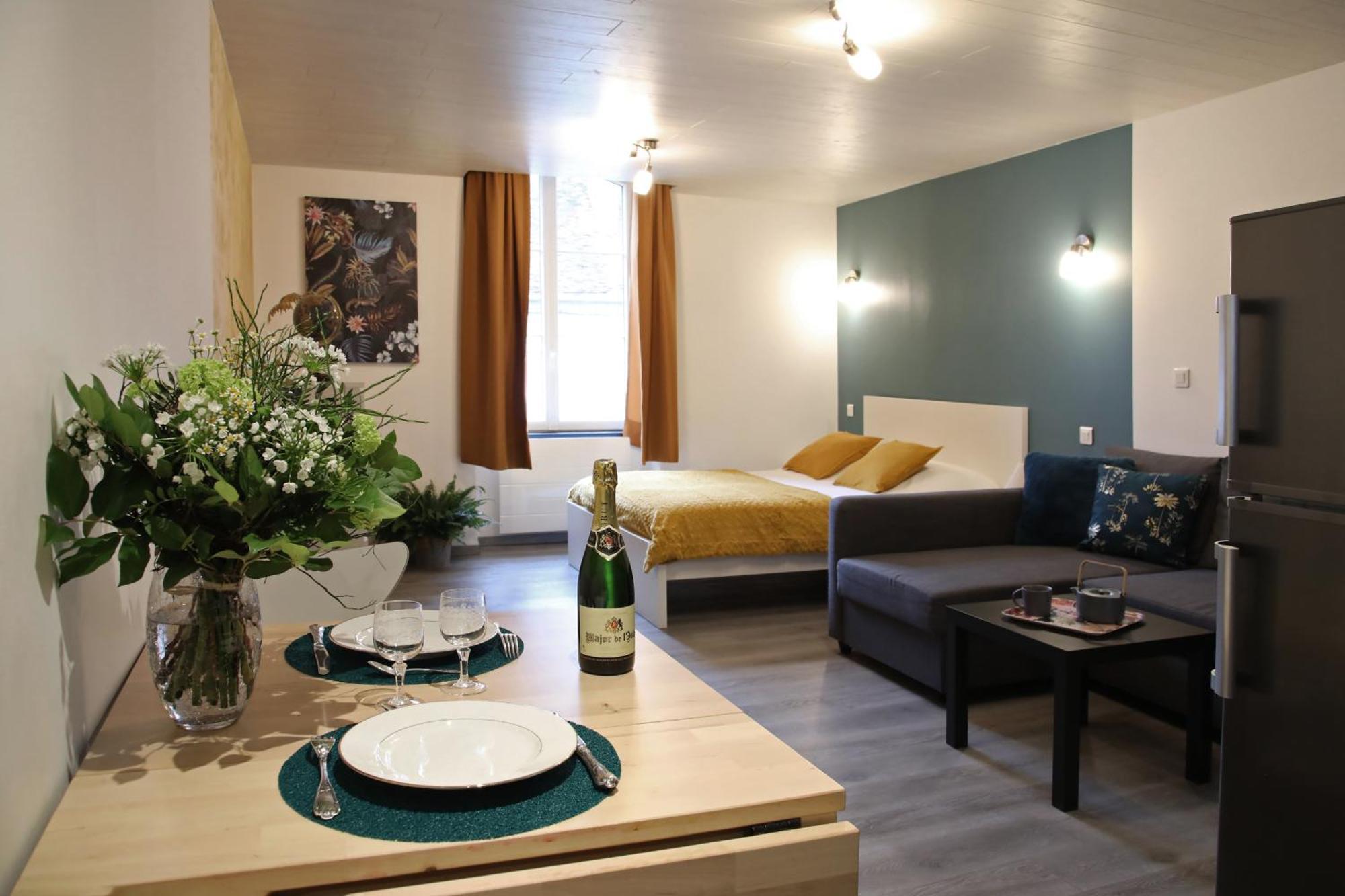 L'Atelier 57 - Votre Meuble Authentique ! Apartment Arbois Exterior foto